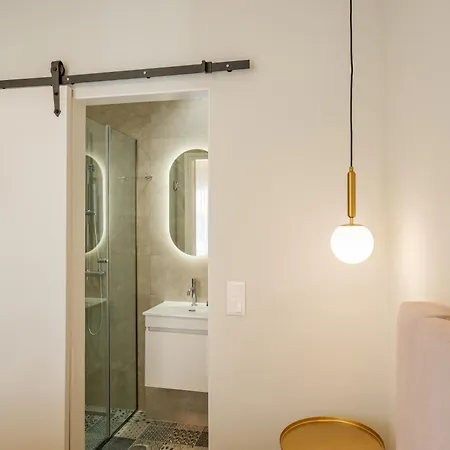 Mvm Luxe * Corfu (city)