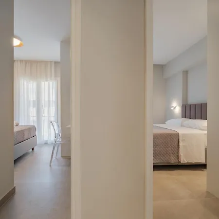 Mvm Luxe * Corfu (city)